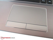 Das Touchpad ist ordentlich dimensioniert.