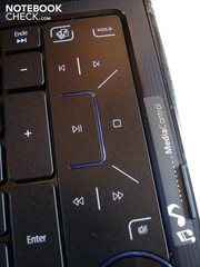 Rechts neben der Tastatur hat Acer eine praktische Multimediasteuerung integriert