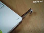 Der Stift kann einfach im Gehäuse verstaut werden