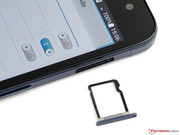 MicroSD-Karten (SDHC) werden unterstützt.