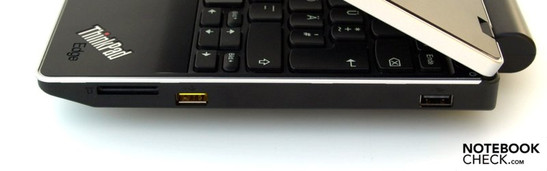 Rechte Seite: Kartenleser, powered USB-2.0, USB-2.0