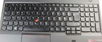 Die Tastatur besitzt keine Hintergrundbeleuchtung.