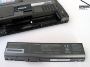 Schon mit dem Standardakku erreicht das P7230 sehenswerte Laufzeiten und bietet außerdem noch die Option eines Zweitakkus.