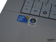 Core 2 Duo T6600, 4 GB RAM, Nvidia Geforce 240M, aber kein VISTA, sondern WINDOWS 7