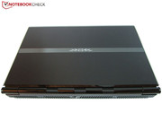 Die warme Luft wird über die Rückseite entsorgt.