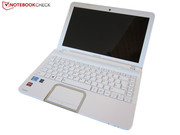 Das Glare Panel neigt zu starken Reflexionen.