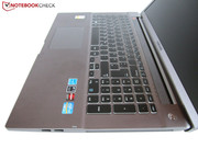 Als optisches Laufwerk kommt ein DVD-Brenner zum Einsatz.