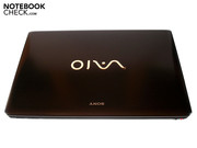 Beim Displaydeckel hat Sony auf eine Hochglanzoberfläche verzichtet.