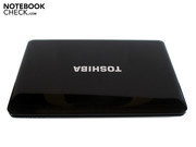 Toshiba setzt auf schwarzen Kunststoff.