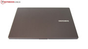 Samsung hat sich für einen silber-grauen Farbton entschieden.