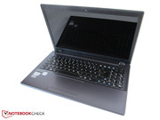 ...und besteht überwiegend aus Kunststoff.