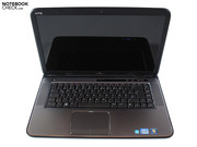 Im Display spiegelt sich die Umgebung teils stark wider.