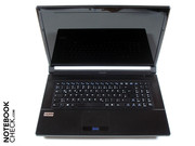 Zwischen den Touchpadttasten befindet sich ein Fingerabdrucksscanner.