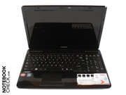 Das Touchpad hebt sich kaum von der Handballenauflage ab.