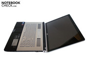 Der maximale Öffnungswinkel beträgt beinahe 180°.