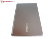 ...sondern auch überraschend flach (23 Millimeter).