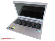 ...und eine silberne Tastaturumgebung.