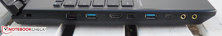 linke Seite: Kensington Lock, RJ45-LAN, USB 3.0, HDMI, DisplayPort, USB 3.0, USB 3.0 Typ C, Mikrofon, Kopfhörer