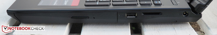 rechte Seite: optisches Laufwerk, USB 2.0, Kartenleser, Stromeingang