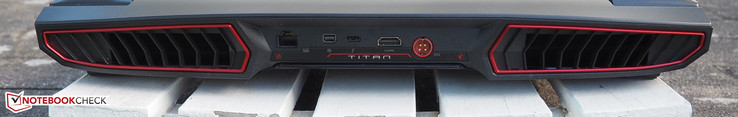 Rückseite: RJ45-LAN, Mini-DisplayPort, USB 3.1 Gen2 Typ C inkl. Thunderbolt, HDMI, Stromeingang