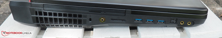 linke Seite: Kensington Lock, HiFi-Ausgang, Cardreader, 3x USB 3.0, S/PDIF, Kopfhörer, Mikrofon