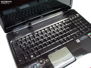 Optisch wirkt dies durchaus sehr beeindruckend, allerdings fühlen sich die Oberflächen etwas klebrig an.