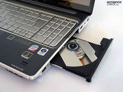 Zur Grundausstattung des Multimedia-Notebooks zählt auch ein Blu-Ray Laufwerk.