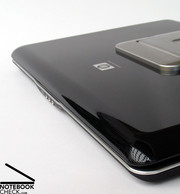 Eine besondere Rolle spielt dabei das Auftreten des Notebooks, welches geprägt durch hochglänzende Oberflächen,...