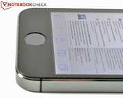 Abgesehen von dem Fingerabdruckleser reagiert der neue Home Button "Touch ID" ganz wie gewohnt auch auf Druck.