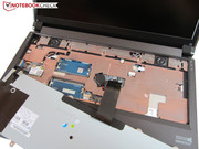 Im linken Bereich kann man die zierliche WLAN-Karte erkennen.