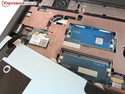 50 % der Arbeitsspeicherbänke sind unter der Tastatur.