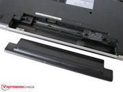 Die Entfernung des Akkus entpuppt sich als hakelig.