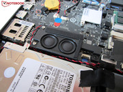 Der Hersteller integriert mehrere Lautsprecher und Subwoofer.