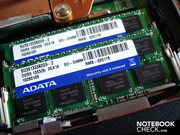 Zwei Arbeitsspeicher-Module mit jeweils 2048 MByte DDR3-RAM sind bereits verbaut