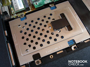 Das Notebook kann mit maximal zwei Festplatten bestückt werden