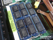 Vier GByte DDR2-Arbeitsspeicher besetzen bereits beide Speicherbänke