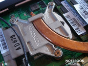 Intels Core i7-720QM zieht mit maximal 45 Watt hingegen ordentlich