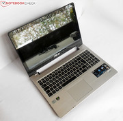 Wie vom S56CM bekannt lässt sich auch beim VivoBook S550CM-CJ038H der Akku entnehmen.