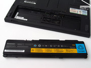 Dieser liefert Energie für einen Akkubetrieb von bis zu fünf Stunden, abhängig von der Verwendung des Notebooks.