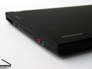 Die gebotenen Anschlüsse am Thinkpad X300 werden überaus benutzerfreundlich am Gehäuse des Notebooks platziert.
