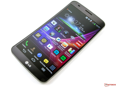 Der Nachfolger des LG G Flex (im Bild) soll kleiner und schneller werden (Bild: Eigenes)