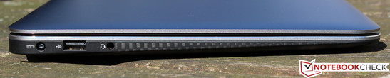 linke Seite: Netzteilanschluss, USB 2.0, Kopfhörerausgang