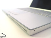 Das Design des MacBooks fällt bekannt schlicht aus,...
