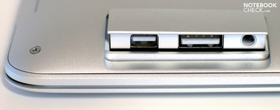 Mit dem Mini-Display Port, einem USB Anschluss und dem Audio Ausgang muss man das Auslangen finden