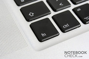 Die Tastatur bietet leise und angenehme Einzeltasten.