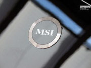 Auf der Rückseite des Displaydeckels befindet sich das beleuchtende MSI Herstellerlogo.