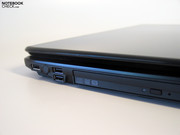 Etwas problematisch könnte die Ansammlung der USB-Ports an der rechten Vorderkante sein.