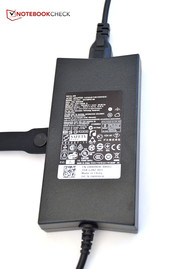 ...wird von einem 130-Watt-Netzteil gedeckt.