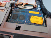 Die restlichen DDR3-RAM-Slots entdeckt man auf der anderen Mainboard-Seite.