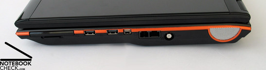 Rechte Seite: ExpressCard, 2x USB 2.0, Firewire, LAN, Modem,  Antenne